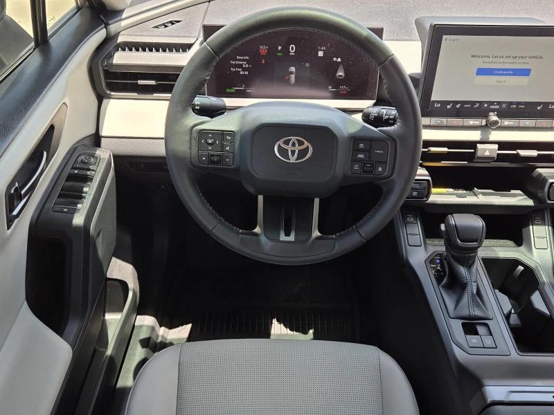 Toyota RAV4 XLE Premium FWD (Natl) 2026
