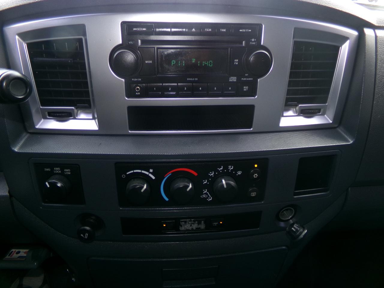 Dodge Ram 2500 4WD Quad Cab 140.5" SLT 2008