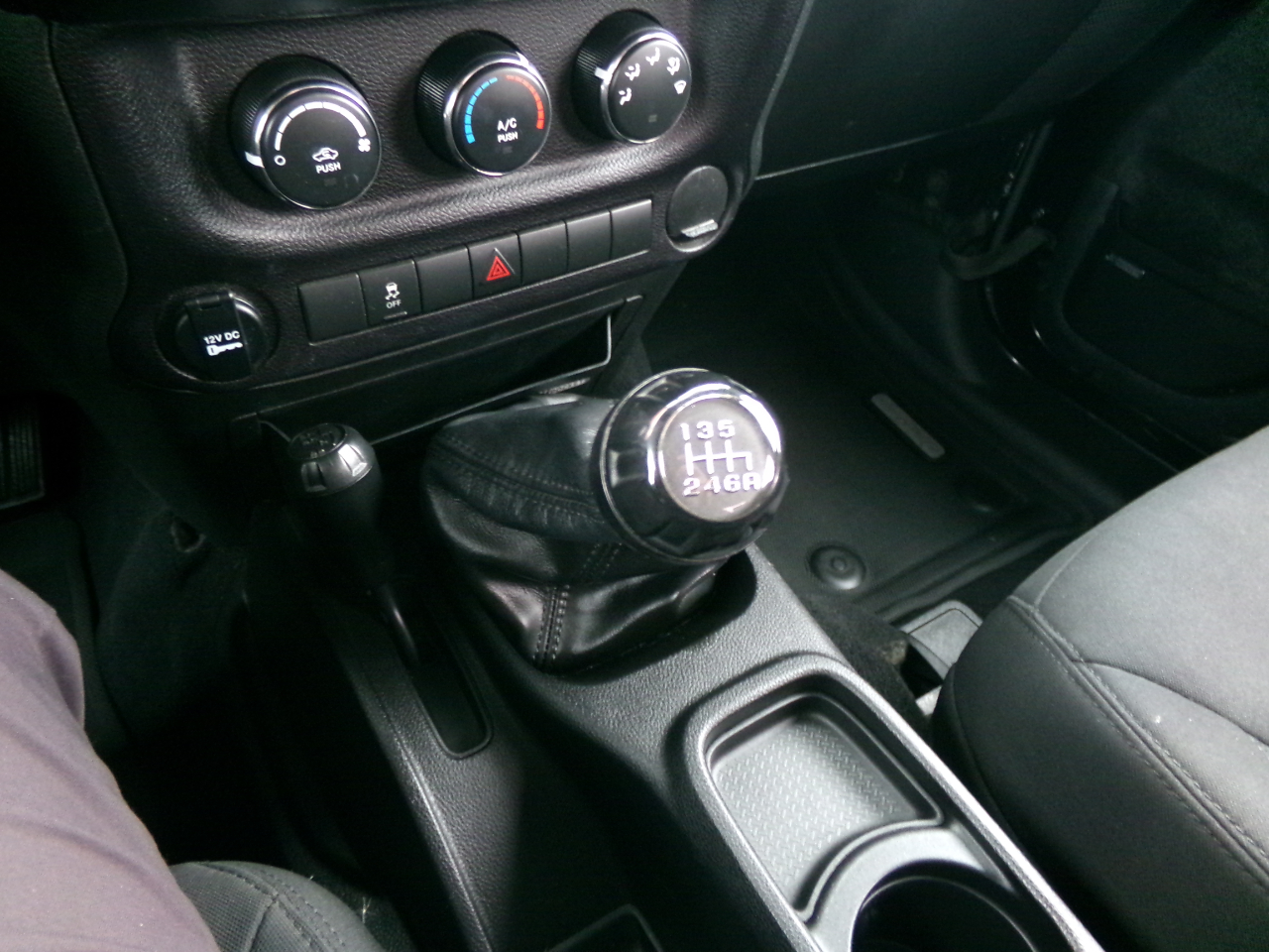 Jeep Wrangler 4WD 2dr Sport 2015