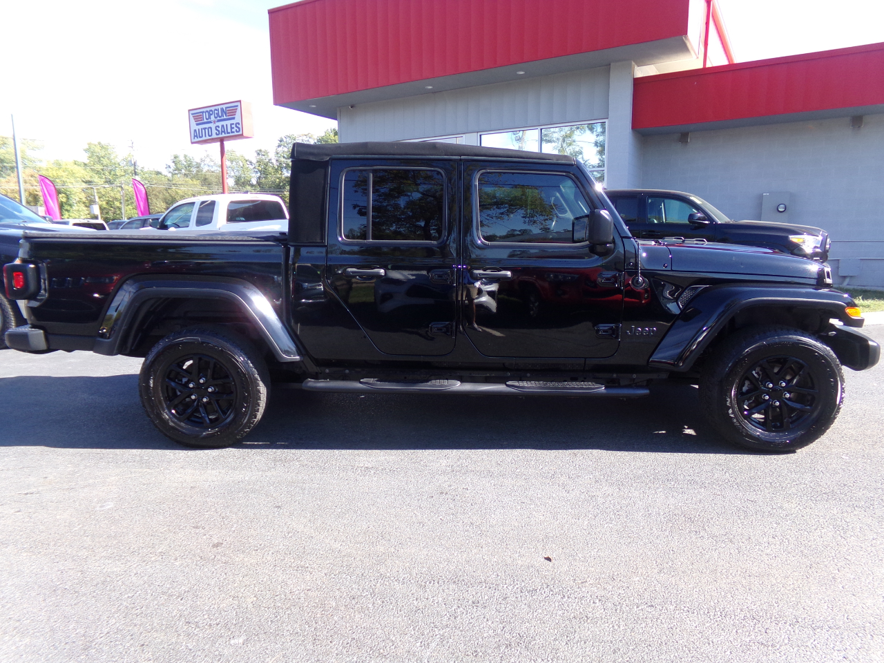 2022 Jeep Gladiator Sport S photo 2