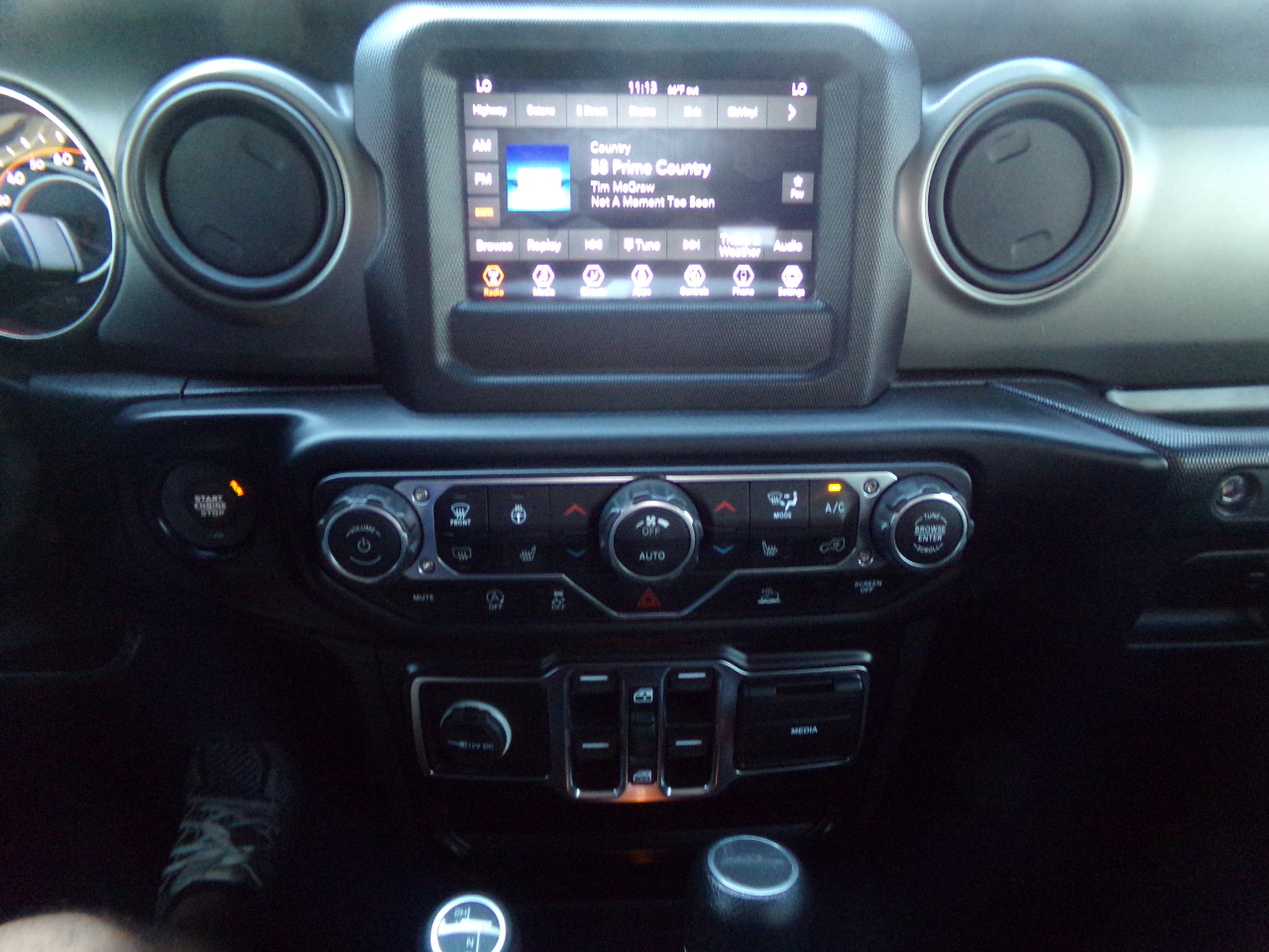 2022 Jeep Gladiator Sport S photo 11