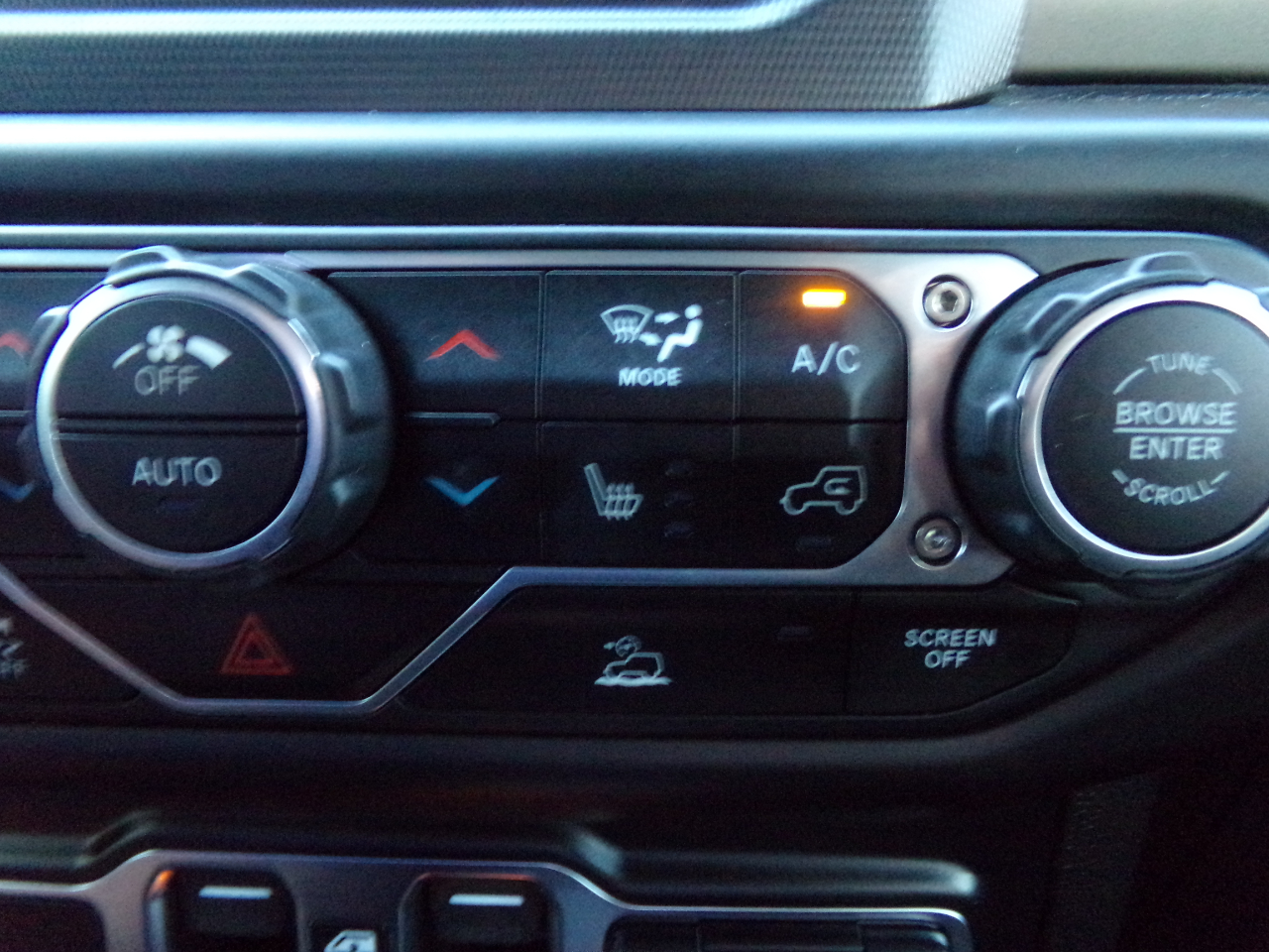 2022 Jeep Gladiator Sport S photo 13