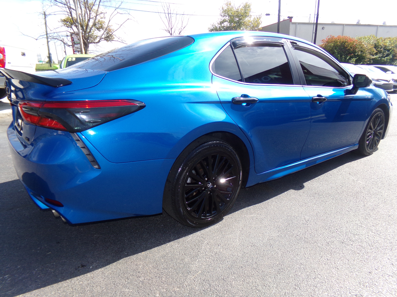 2018 Toyota Camry SE XLE photo 3