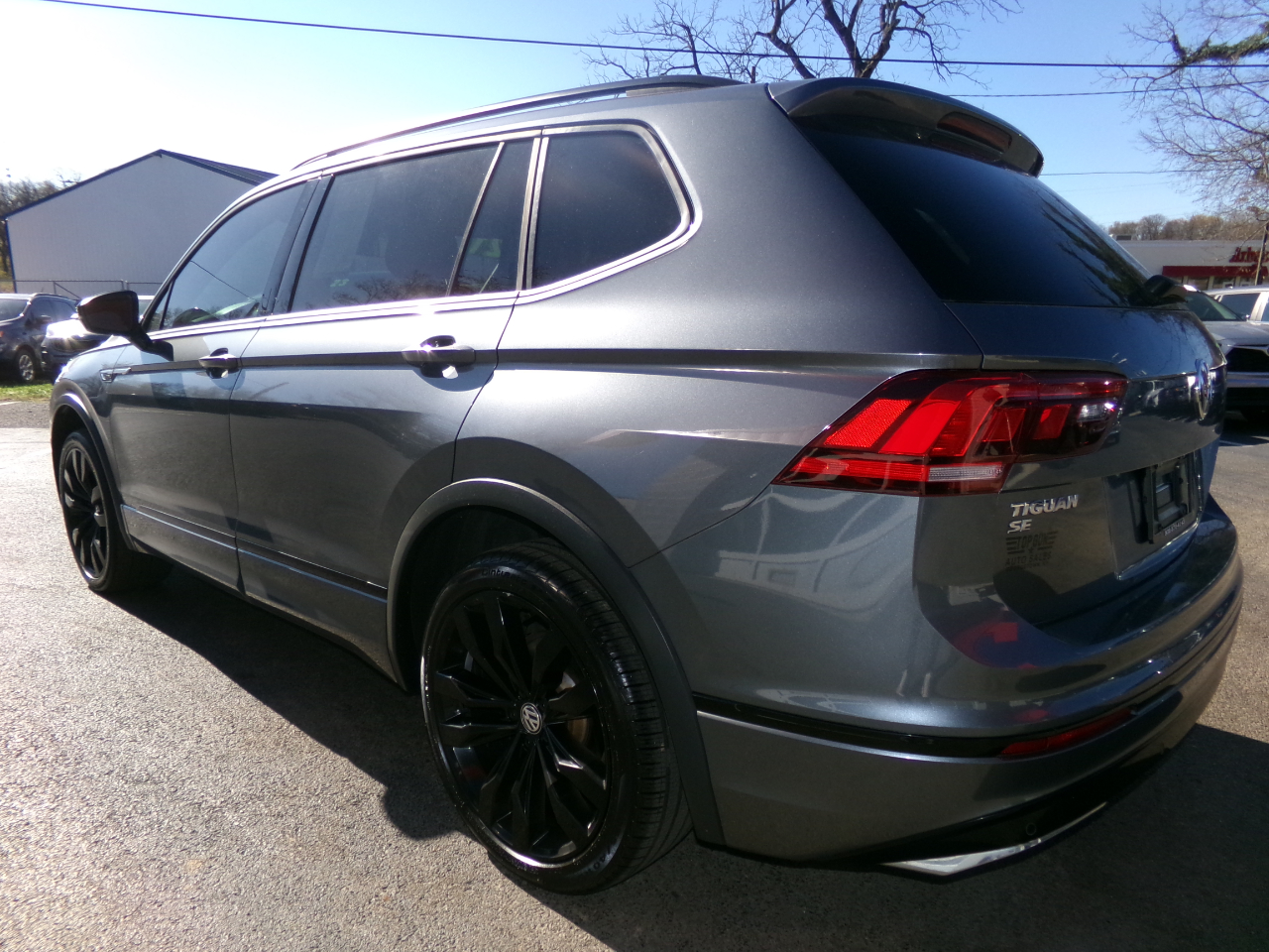 2021 Volkswagen Tiguan R-Line Black SEL photo 4
