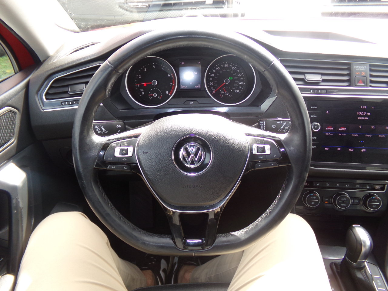 Volkswagen Tiguan 2.0T SE FWD 2019 Volkswagen Tiguan 2.0T SE FWD 2019