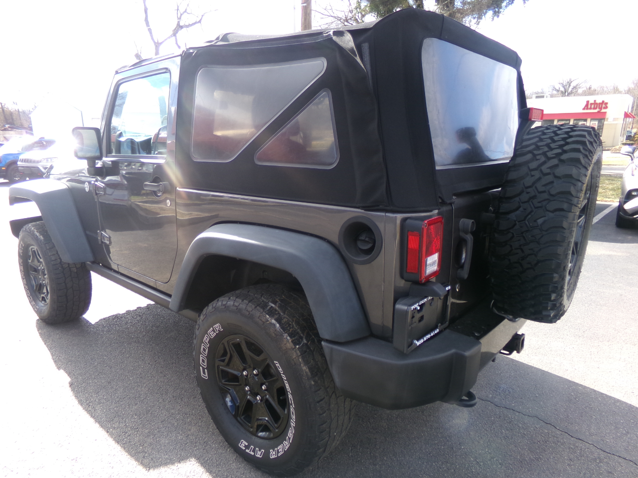 Jeep Wrangler 4WD 2dr Willys Wheeler 2014