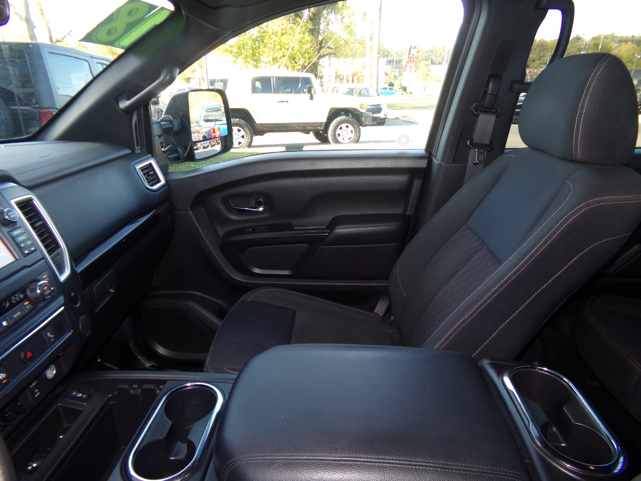 Nissan Titan 4x4 Crew Cab S 2018 Nissan Titan 4x4 Crew Cab S 2018