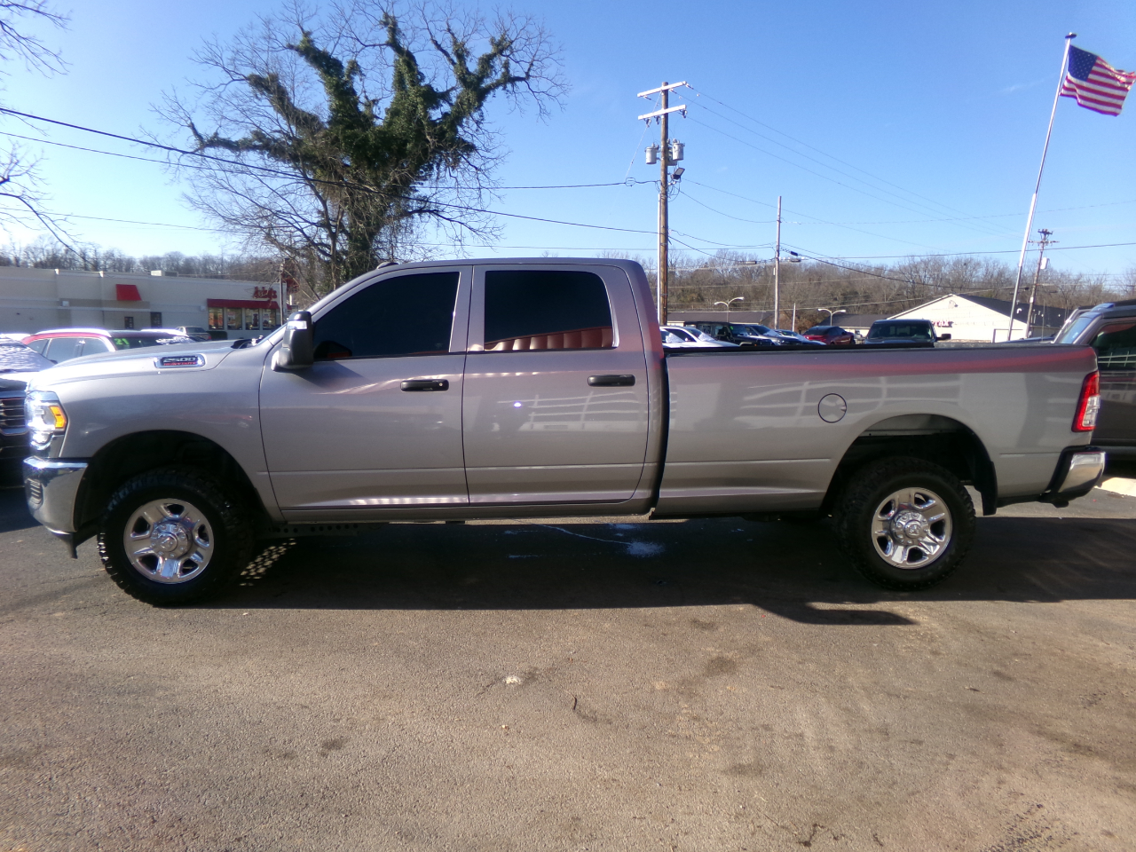 RAM 2500 Tradesman 4x4 Crew Cab 8' Box 2024