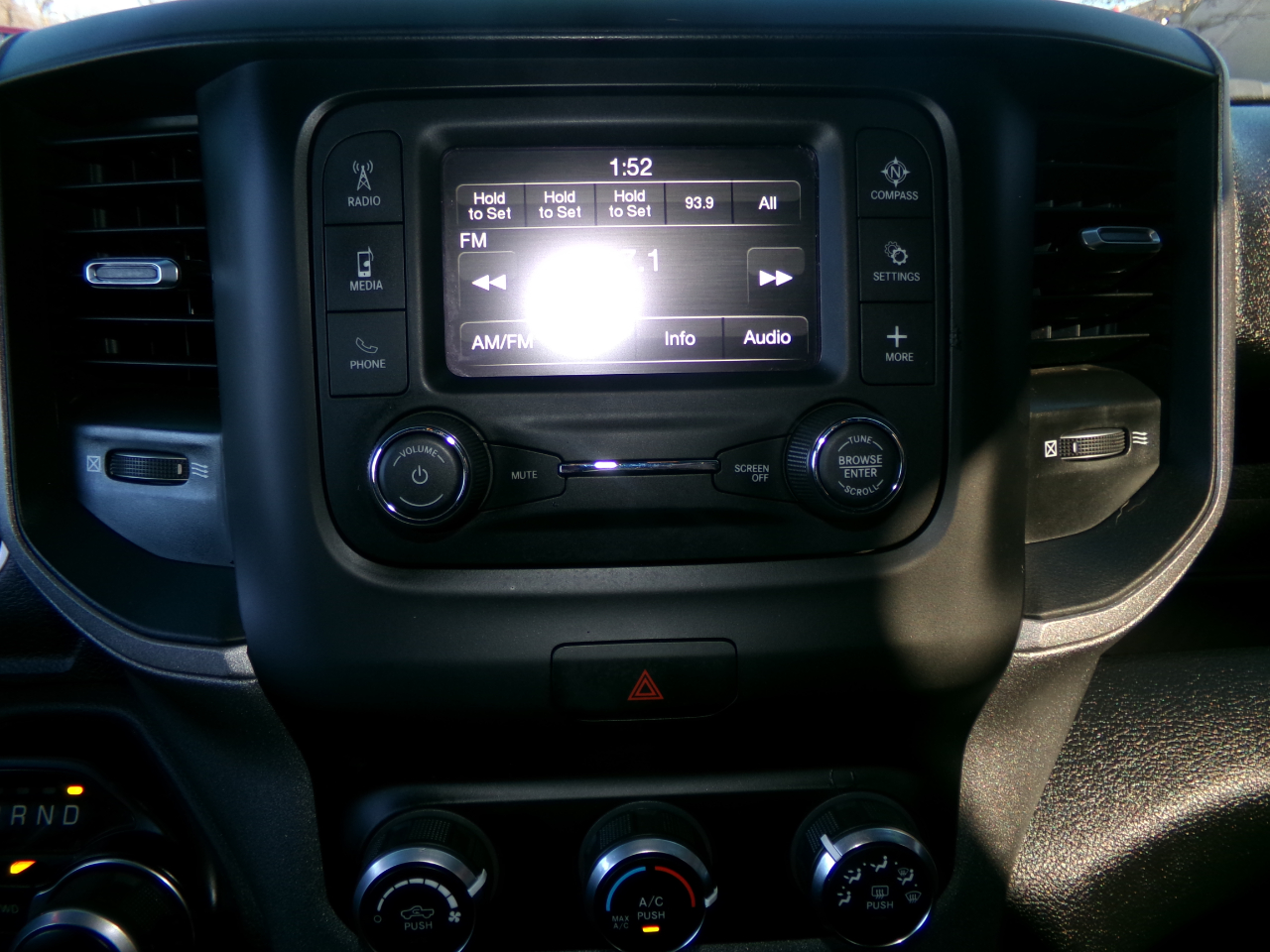 RAM 2500 Tradesman 4x4 Crew Cab 8' Box 2024