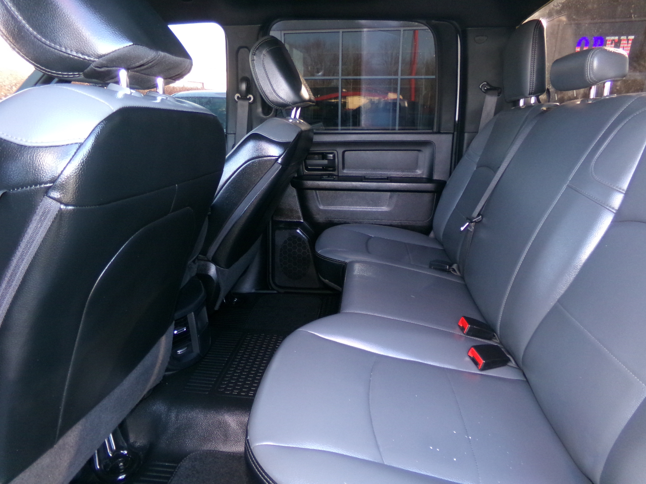 RAM 2500 Tradesman 4x4 Crew Cab 8' Box 2024