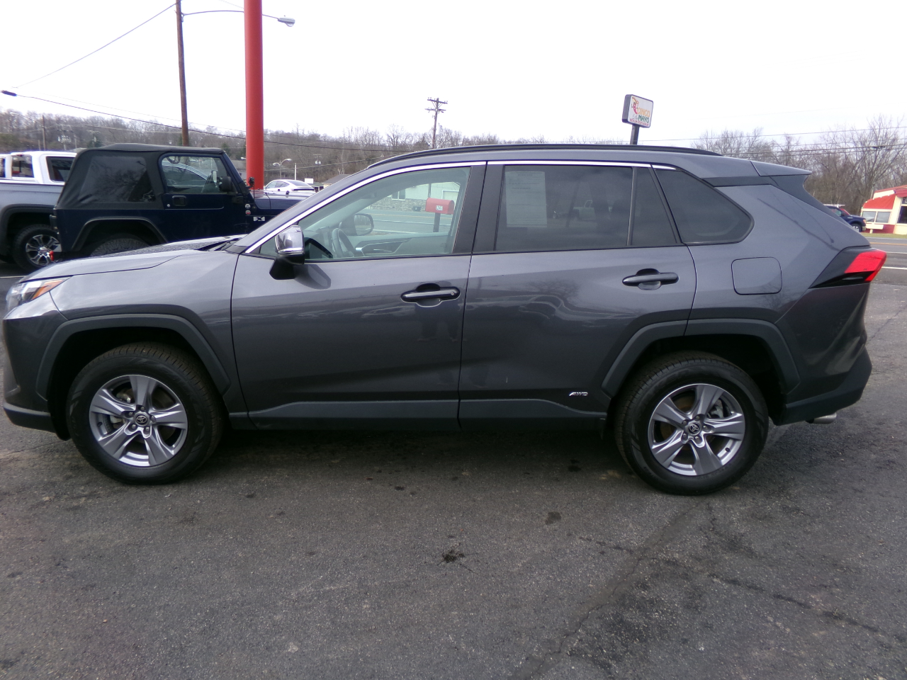 Toyota RAV4 Hybrid XLE AWD (Natl) 2022