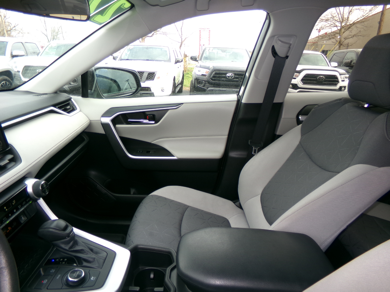 Toyota RAV4 Hybrid XLE AWD (Natl) 2022