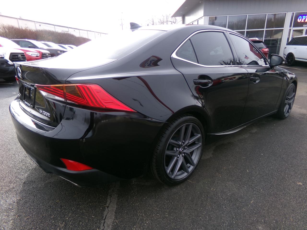 Lexus IS IS Turbo RWD 2017