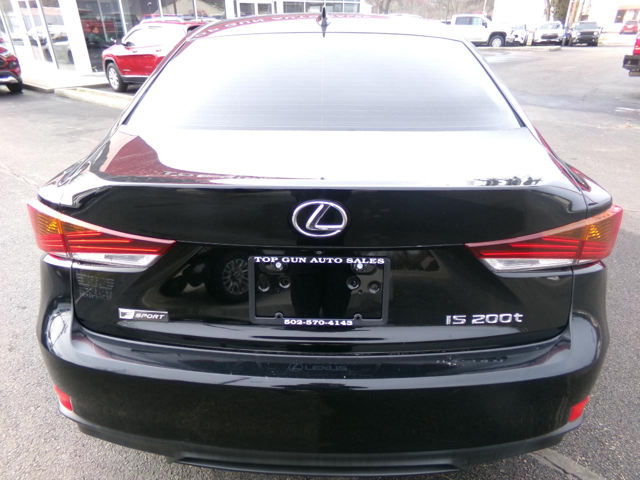 Lexus IS IS Turbo RWD 2017