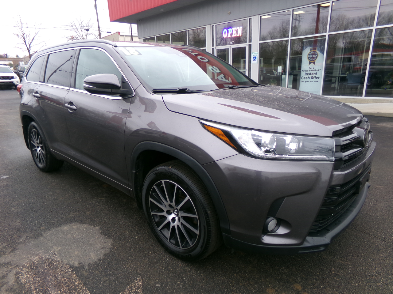 Toyota Highlander SE V6 AWD (Natl) 2018