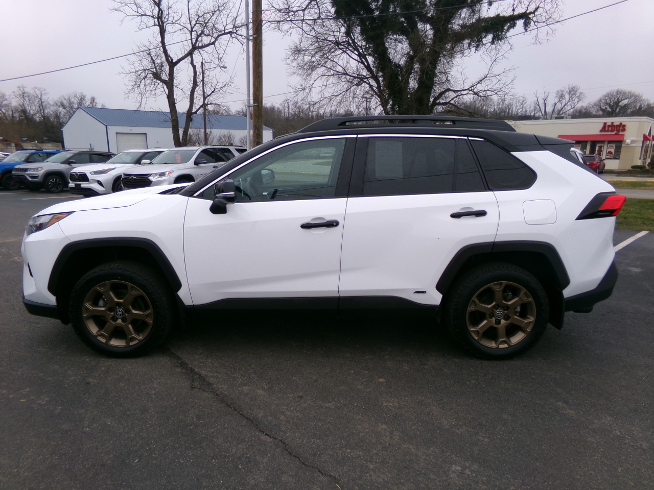 Toyota RAV4 Hybrid LE AWD (Natl) 2024