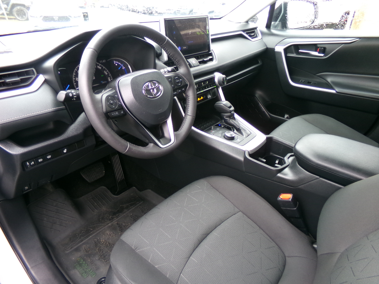 Toyota RAV4 Hybrid LE AWD (Natl) 2024