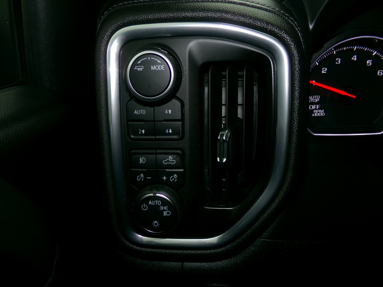 Chevrolet Silverado 1500 4WD Crew Cab 147" RST 2021