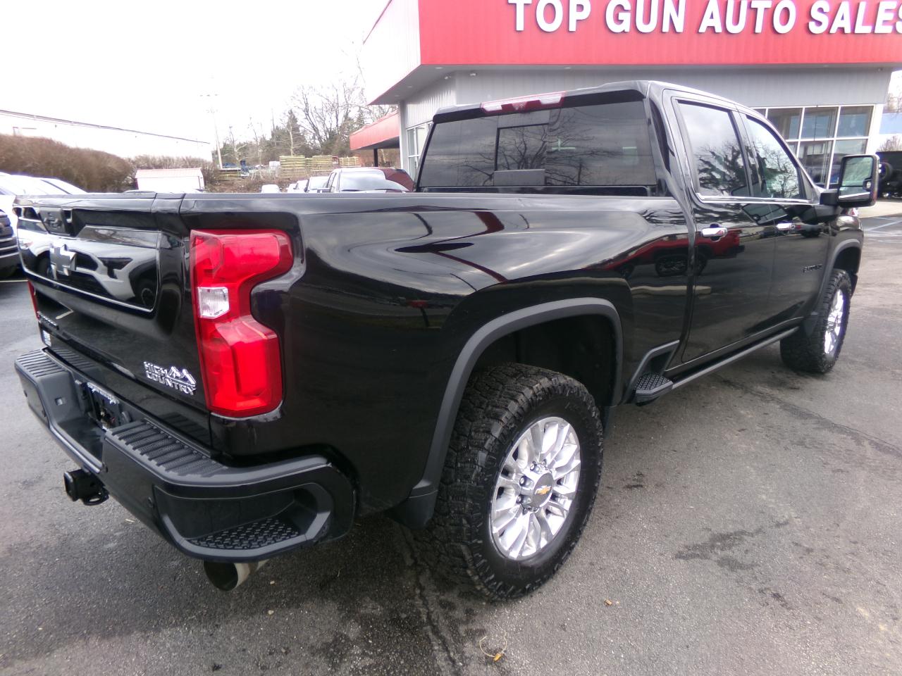 Chevrolet Silverado 2500HD 4WD Crew Cab 159" High Country 2023