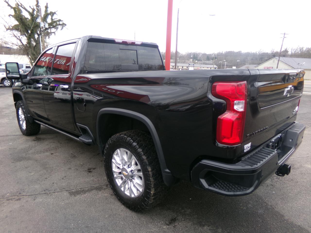 Chevrolet Silverado 2500HD 4WD Crew Cab 159" High Country 2023