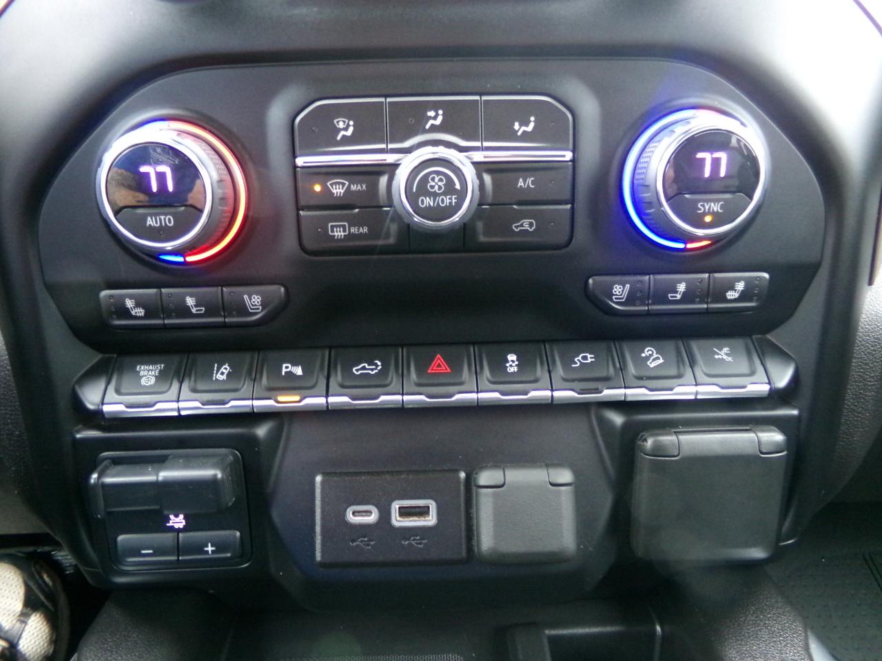 Chevrolet Silverado 2500HD 4WD Crew Cab 159" High Country 2023