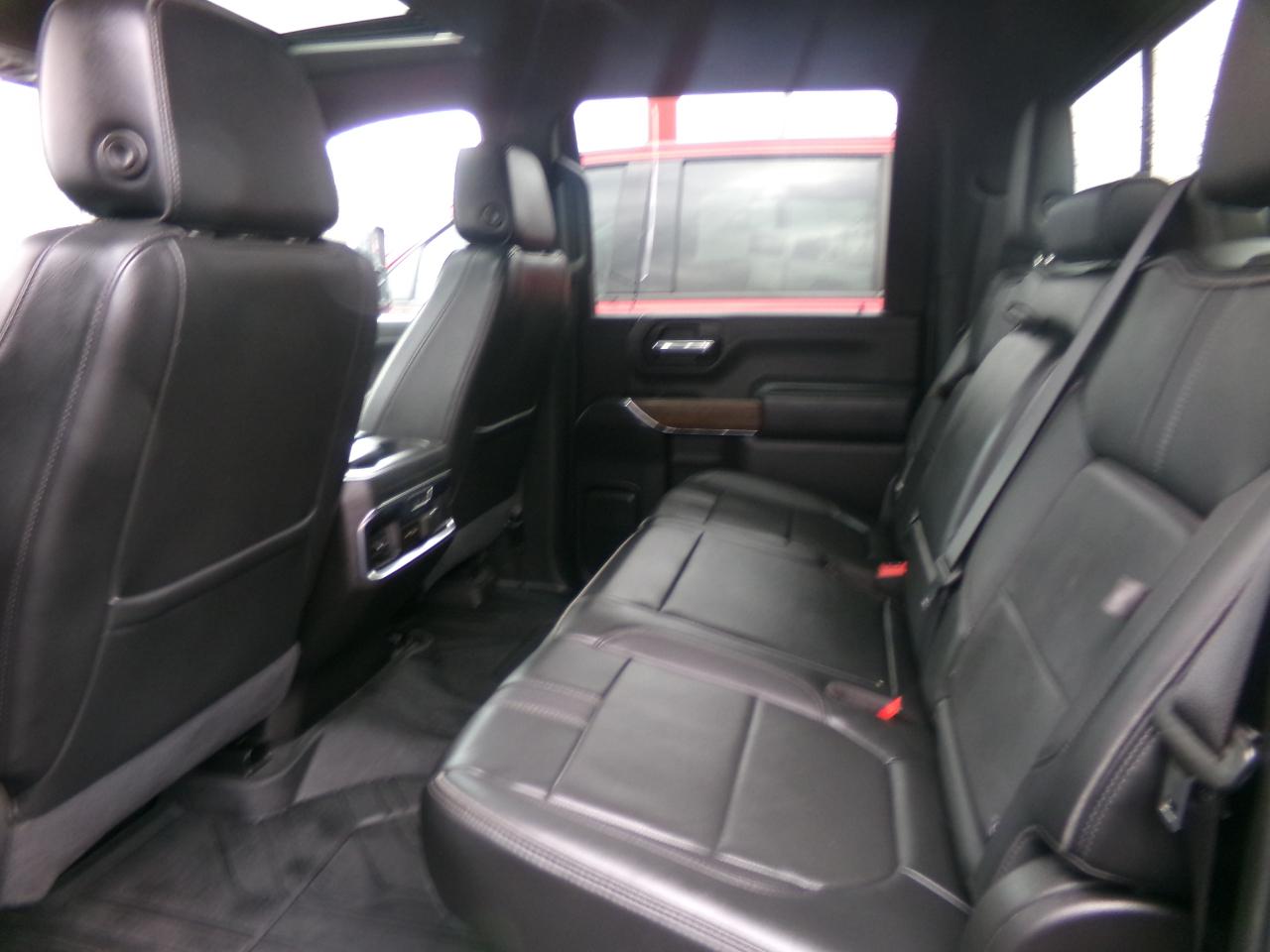 Chevrolet Silverado 2500HD 4WD Crew Cab 159" High Country 2023