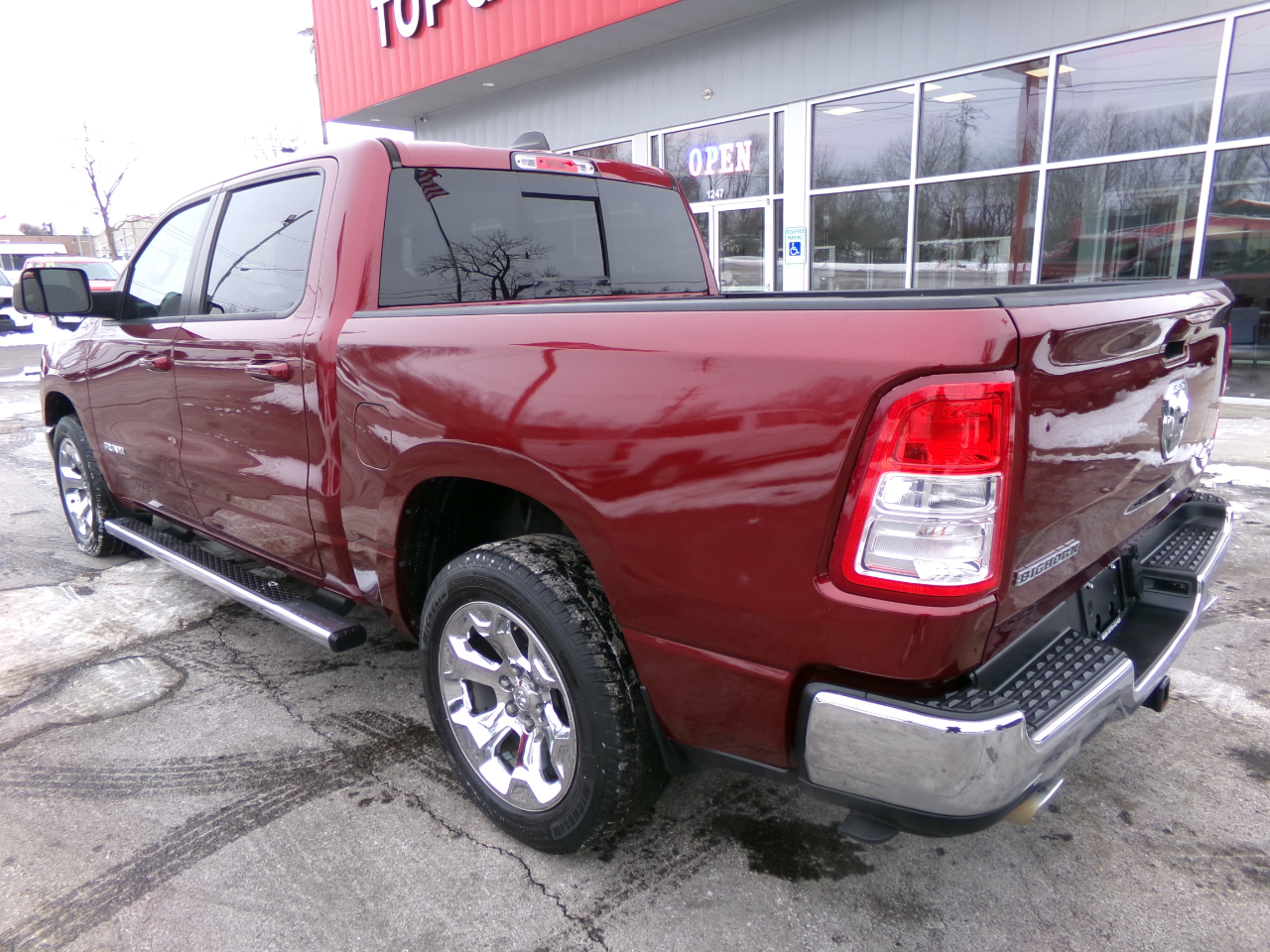 RAM 1500 Big Horn 4x4 Crew Cab 5'7" Box 2021