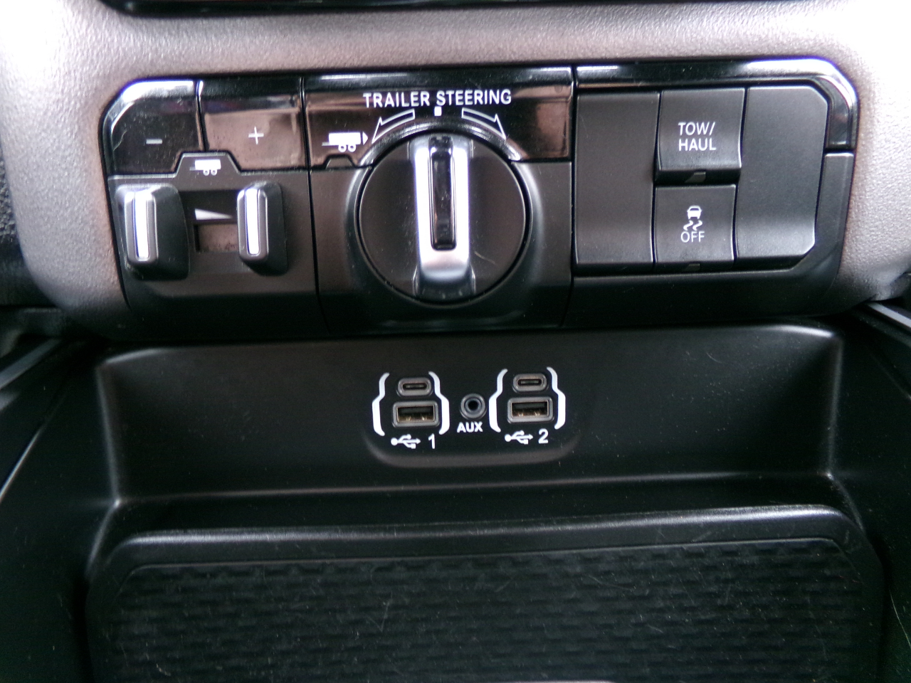 RAM 1500 Big Horn 4x4 Crew Cab 5'7" Box 2021