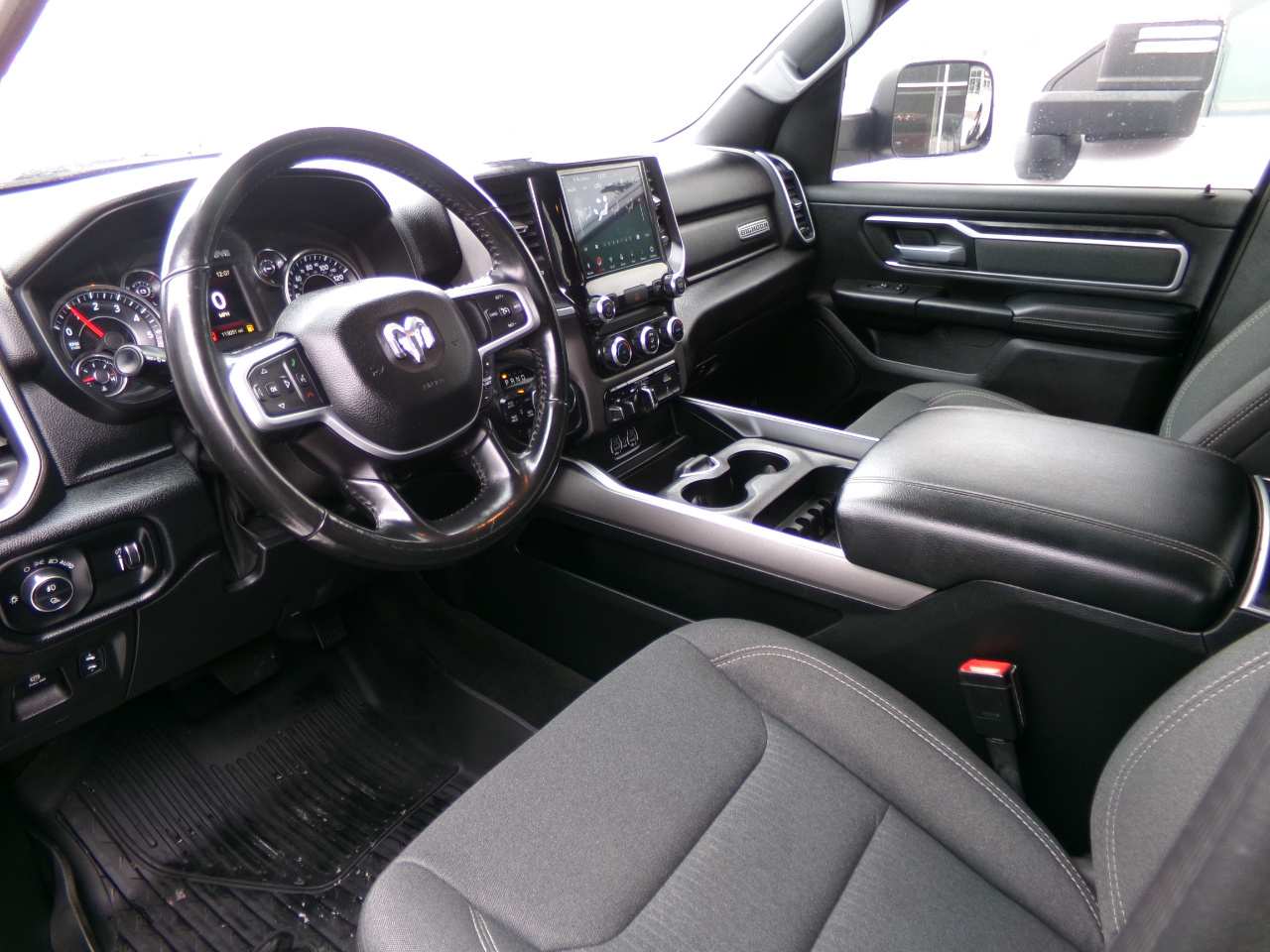 RAM 1500 Big Horn 4x4 Crew Cab 5'7" Box 2021