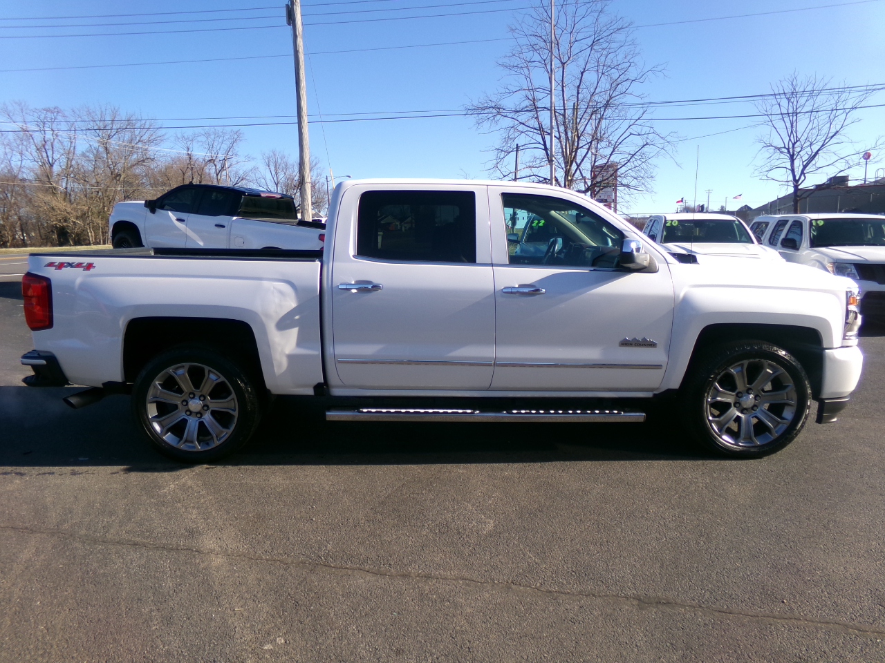 Chevrolet Silverado 1500 4WD Crew Cab 143.5" High Country 2017