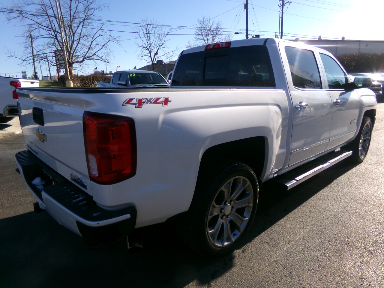 Chevrolet Silverado 1500 4WD Crew Cab 143.5" High Country 2017