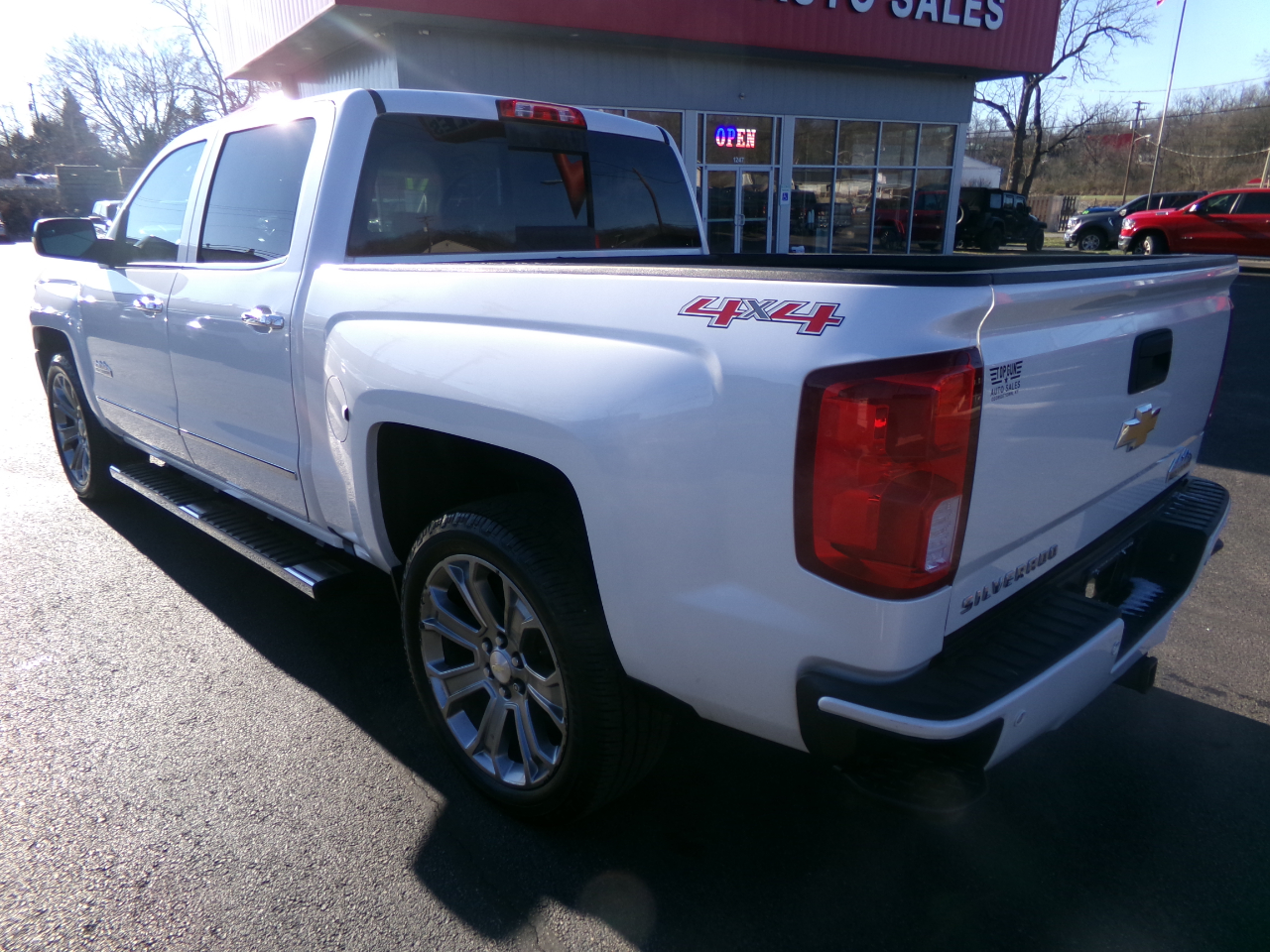 Chevrolet Silverado 1500 4WD Crew Cab 143.5" High Country 2017