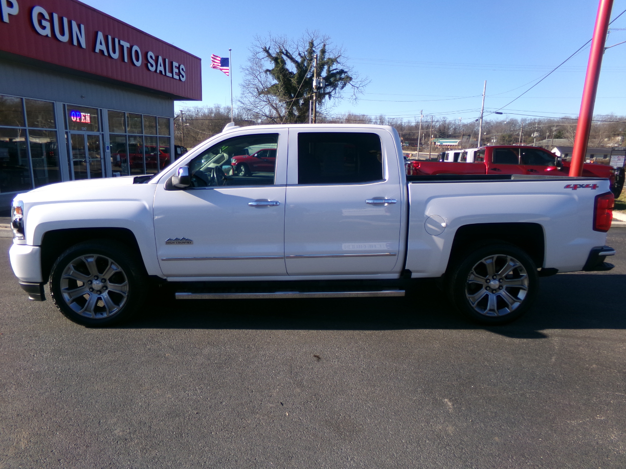 Chevrolet Silverado 1500 4WD Crew Cab 143.5" High Country 2017