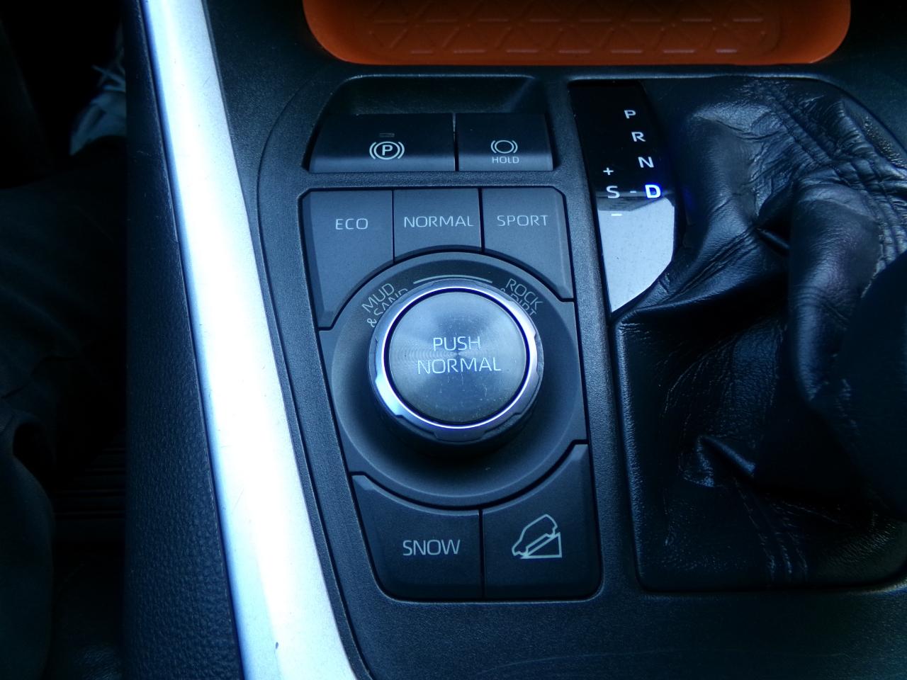 Toyota RAV4 Adventure AWD (Natl) 2020