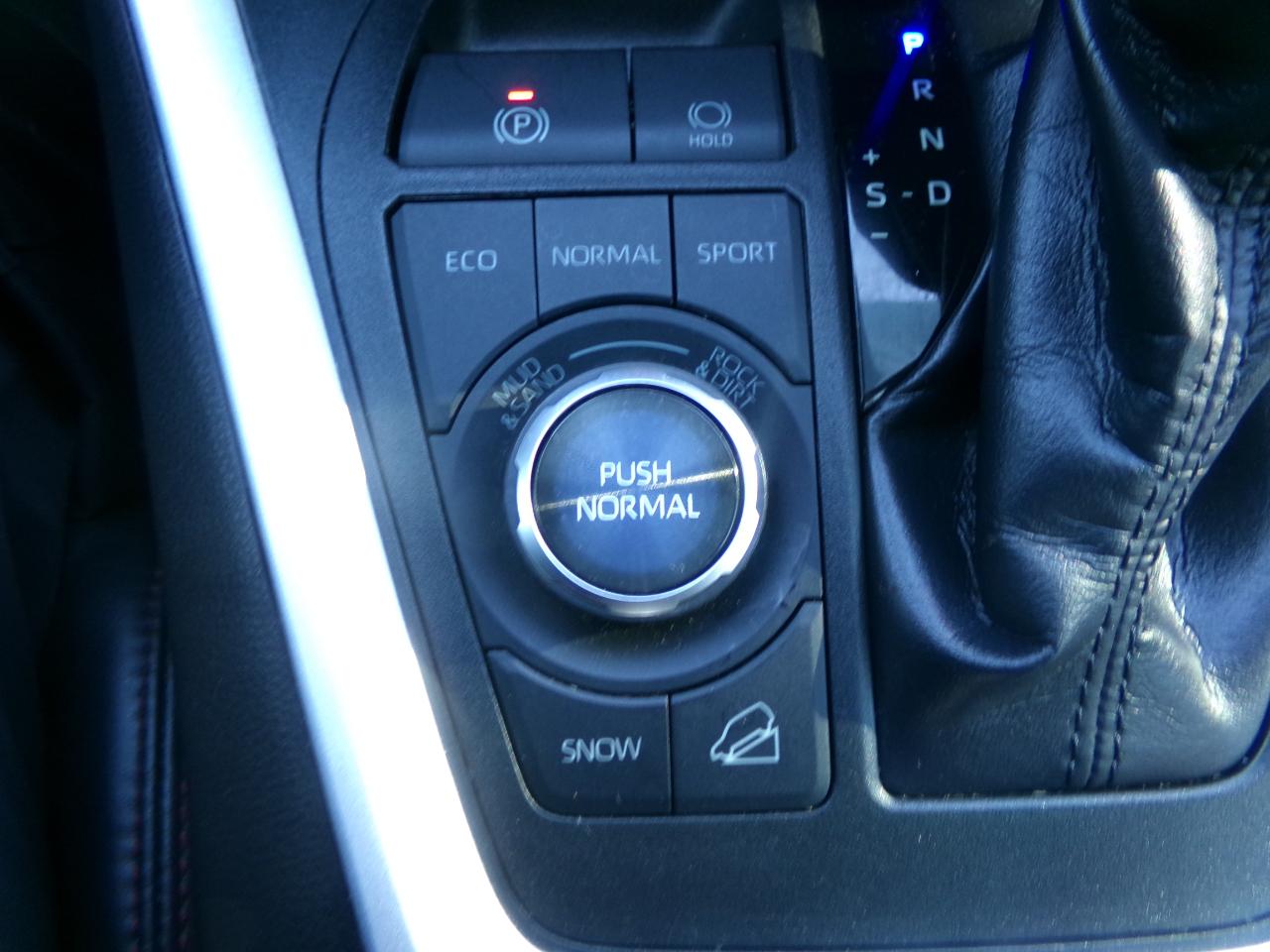 Toyota RAV4 Adventure AWD (Natl) 2020