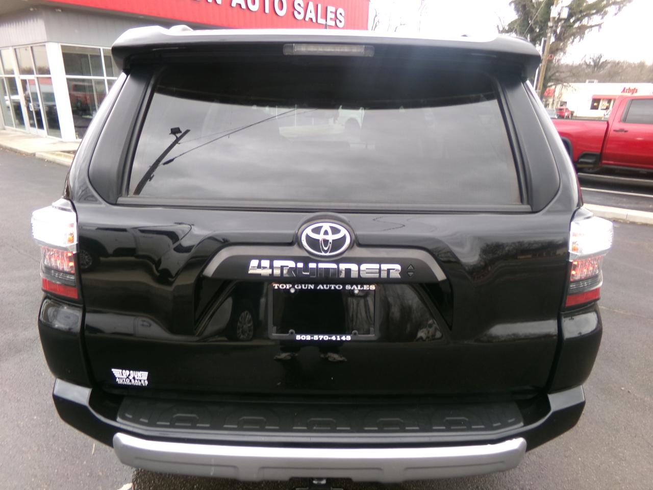 Toyota 4Runner TRD Off Road 4WD (Natl) 2024