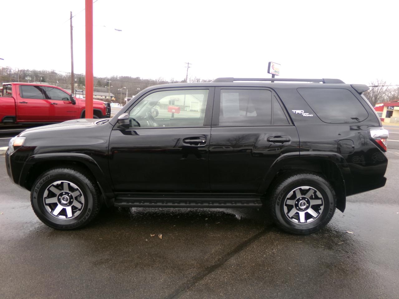 Toyota 4Runner TRD Off Road 4WD (Natl) 2024