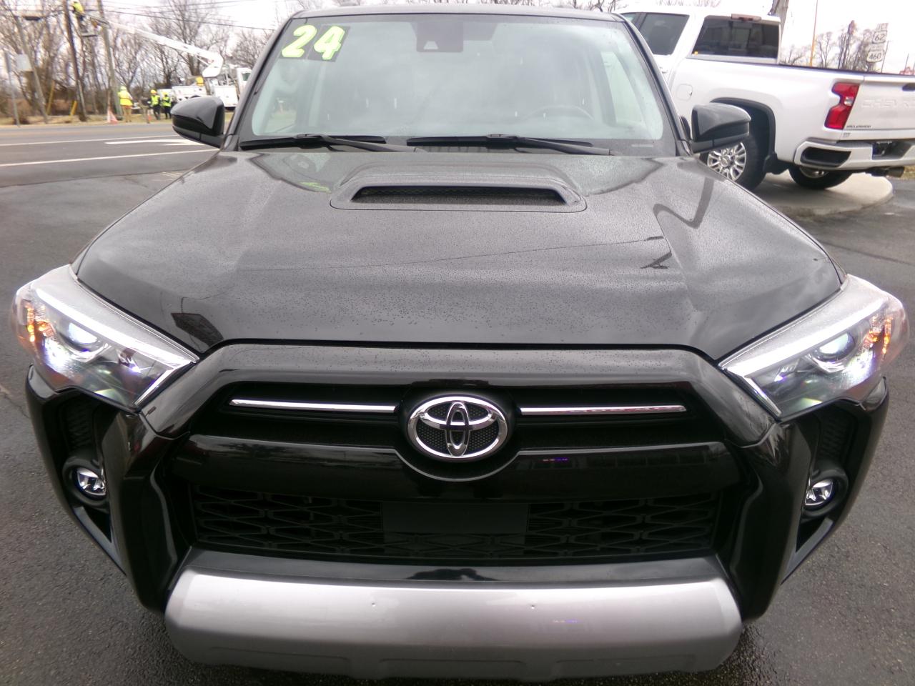 Toyota 4Runner TRD Off Road 4WD (Natl) 2024