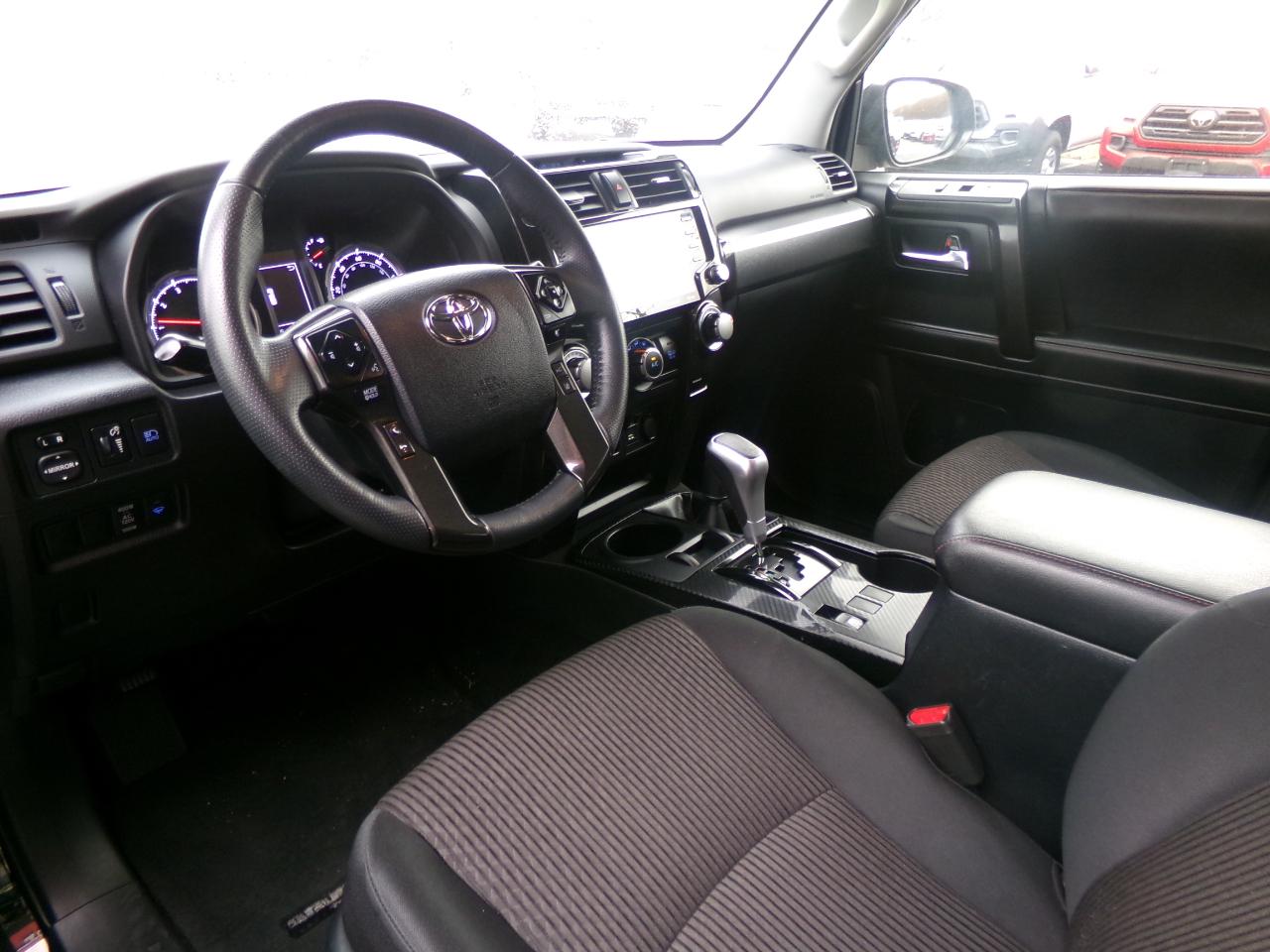 Toyota 4Runner TRD Off Road 4WD (Natl) 2024