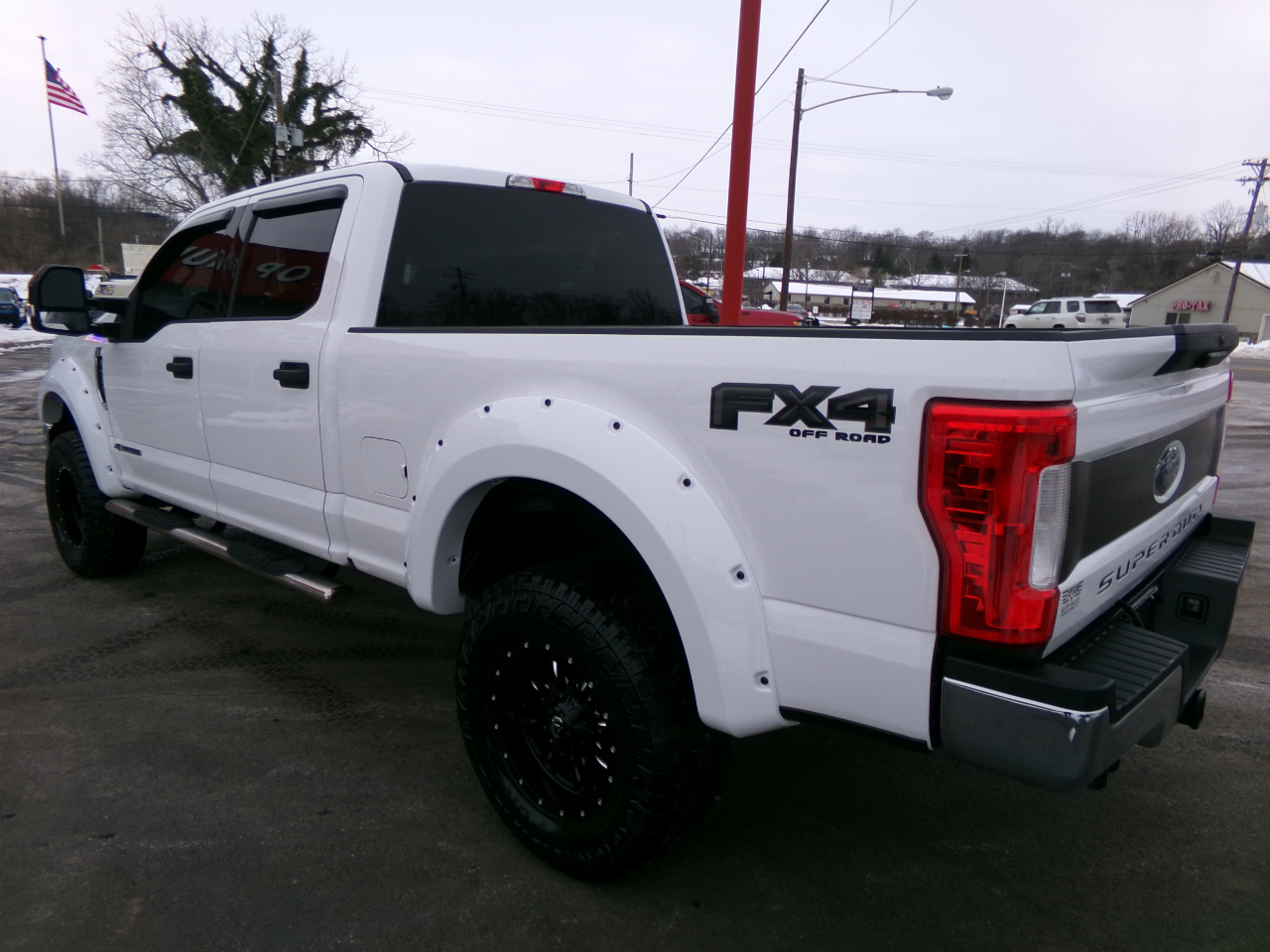 Ford Super Duty F-250 SRW Lariat 4WD Crew Cab 8' Box 2017