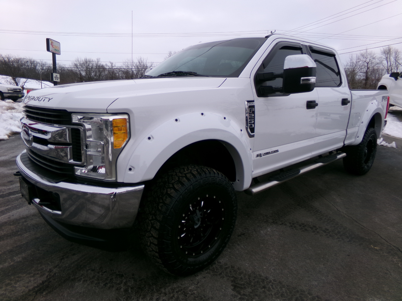 Ford Super Duty F-250 SRW Lariat 4WD Crew Cab 8' Box 2017