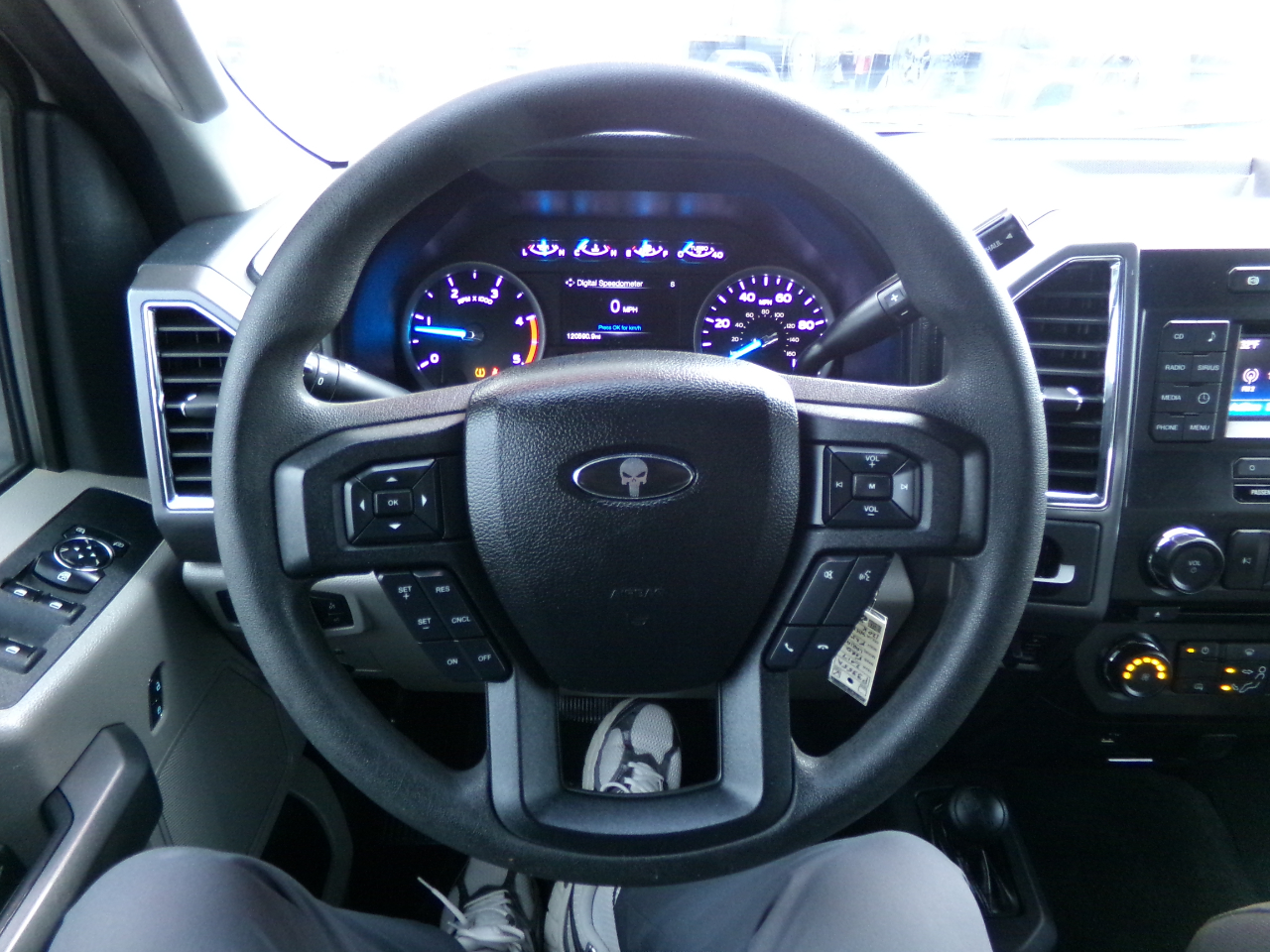 Ford Super Duty F-250 SRW Lariat 4WD Crew Cab 8' Box 2017