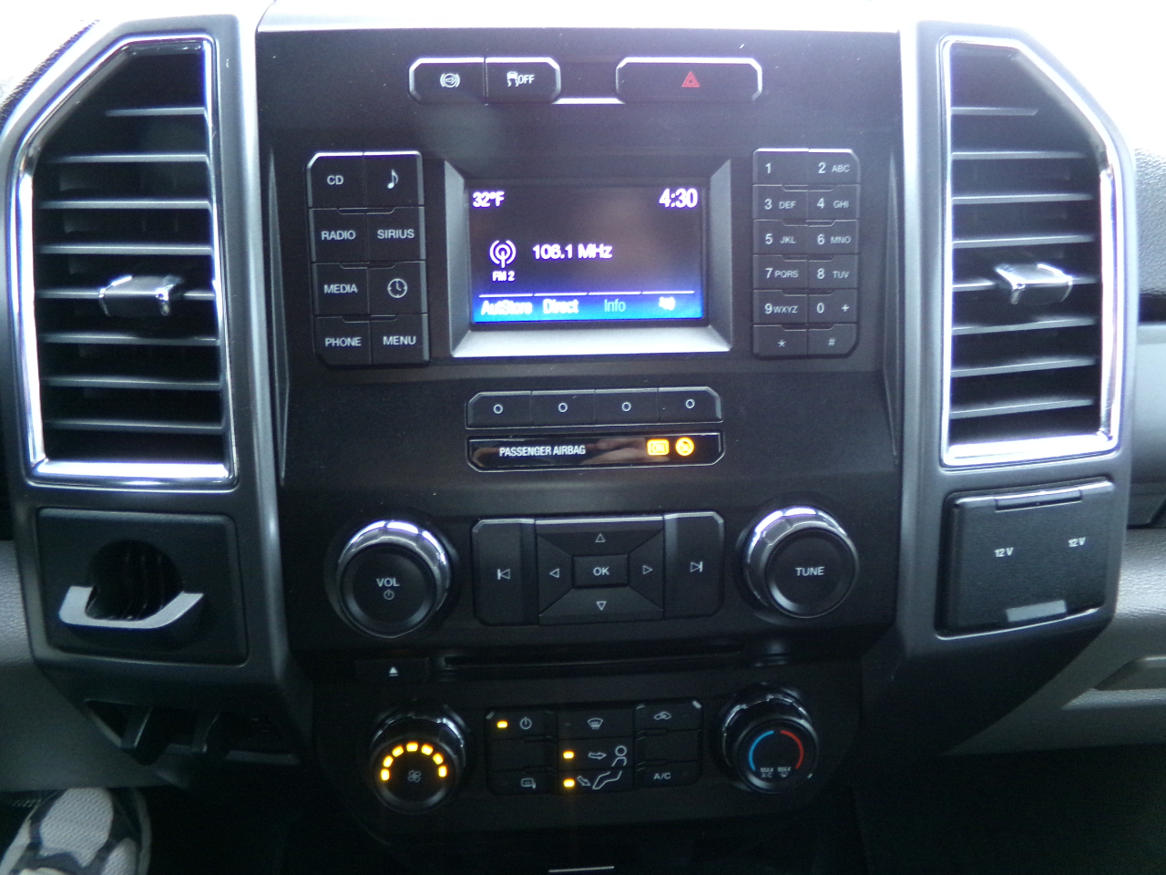 Ford Super Duty F-250 SRW Lariat 4WD Crew Cab 8' Box 2017