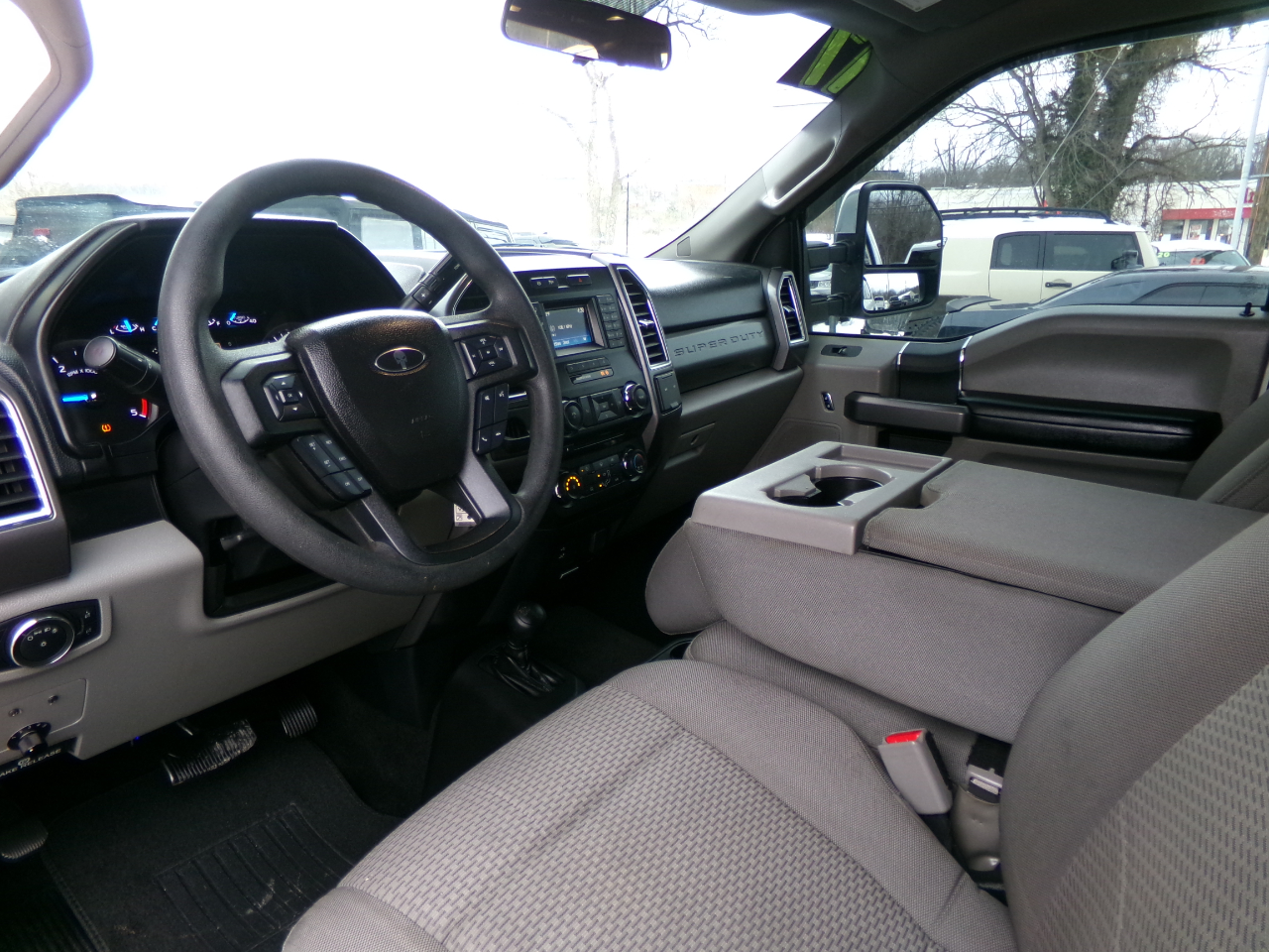 Ford Super Duty F-250 SRW Lariat 4WD Crew Cab 8' Box 2017