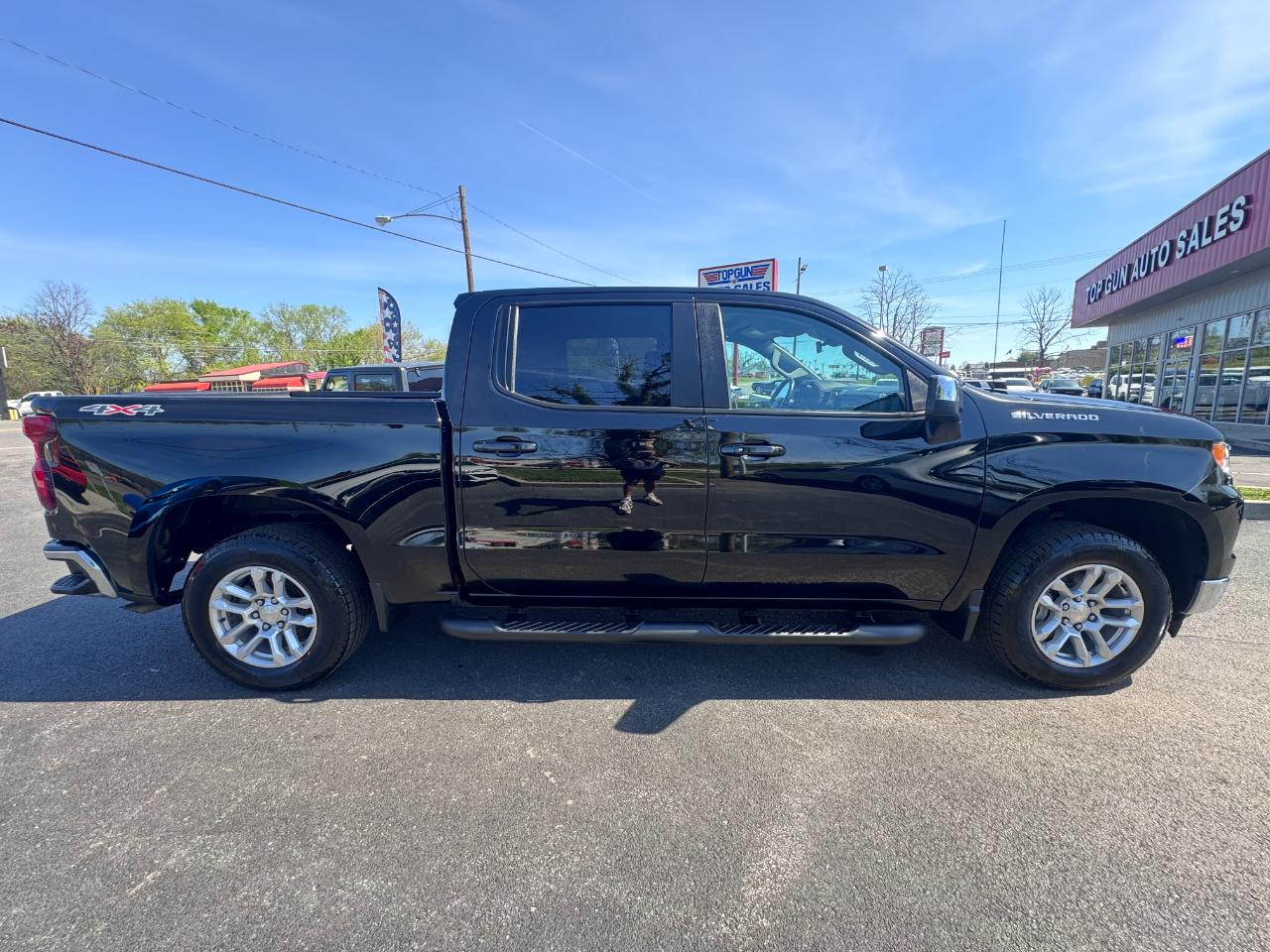 Chevrolet Silverado 1500 4WD Crew Cab 147" LT w/1LT 2022