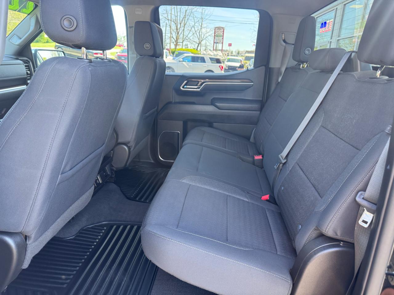 Chevrolet Silverado 1500 4WD Crew Cab 147" LT w/1LT 2022