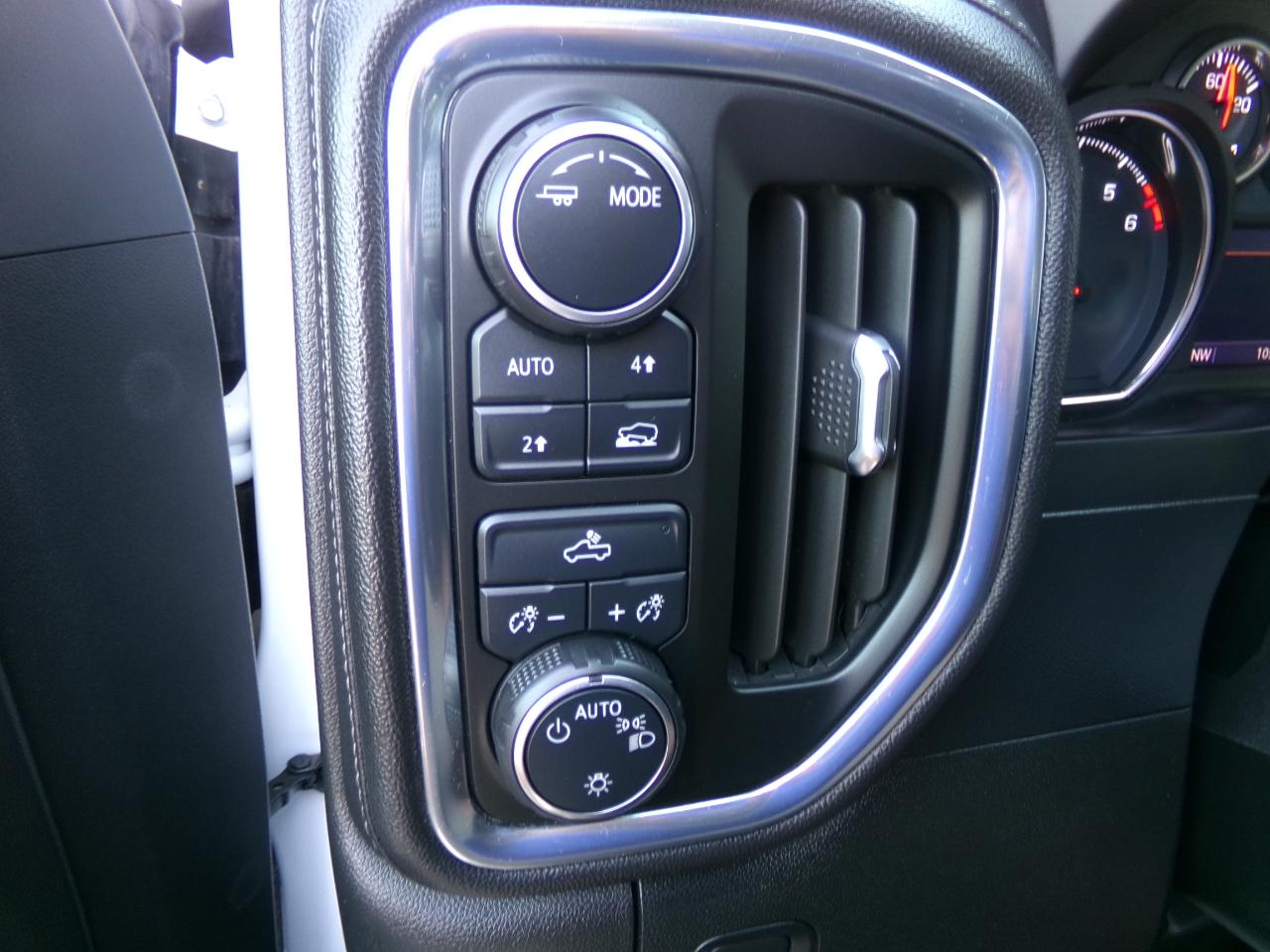 Chevrolet Silverado 1500 4WD Double Cab 147" LT 2020