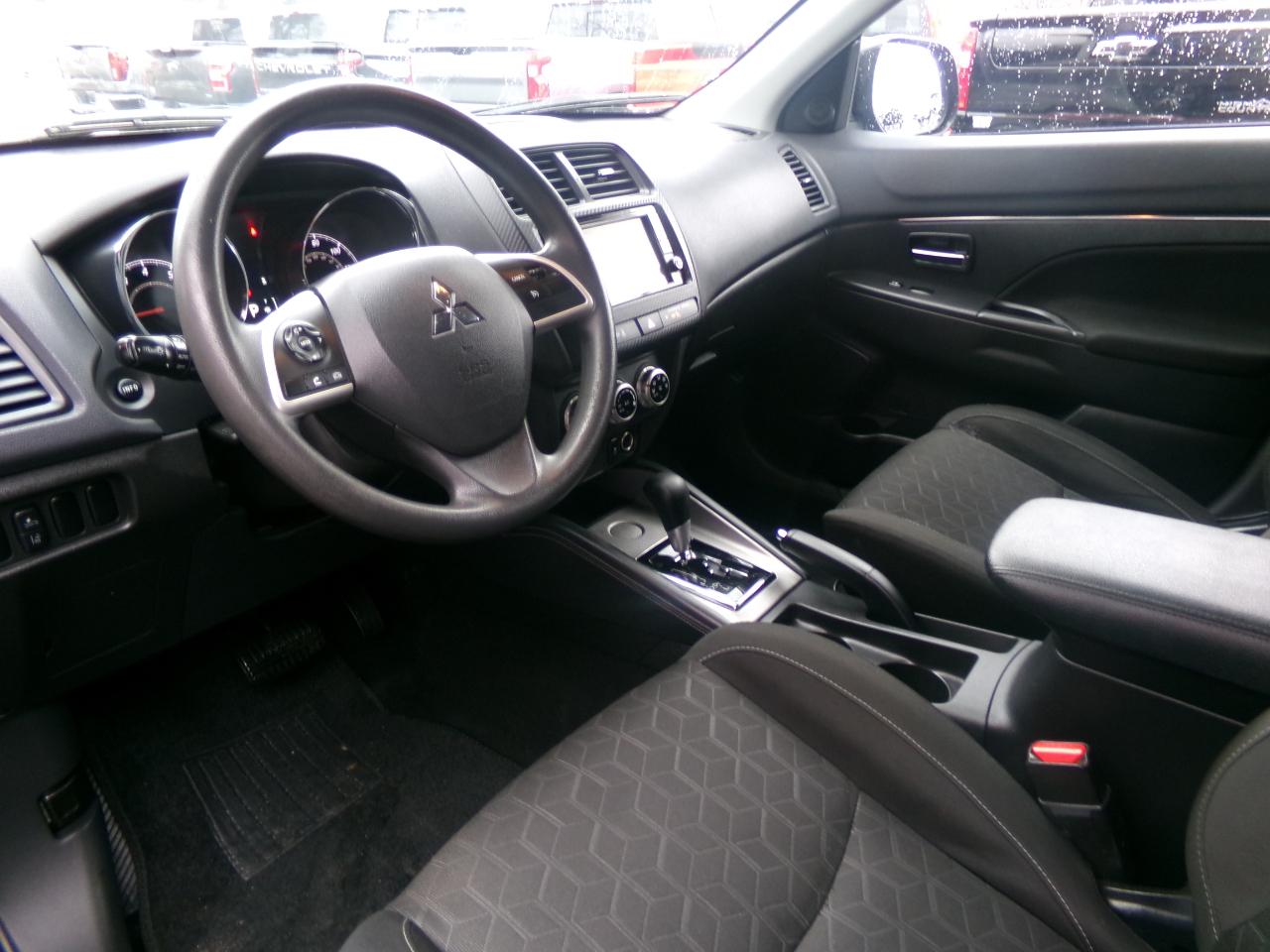 Mitsubishi Outlander Sport ES 2.0 CVT 2021