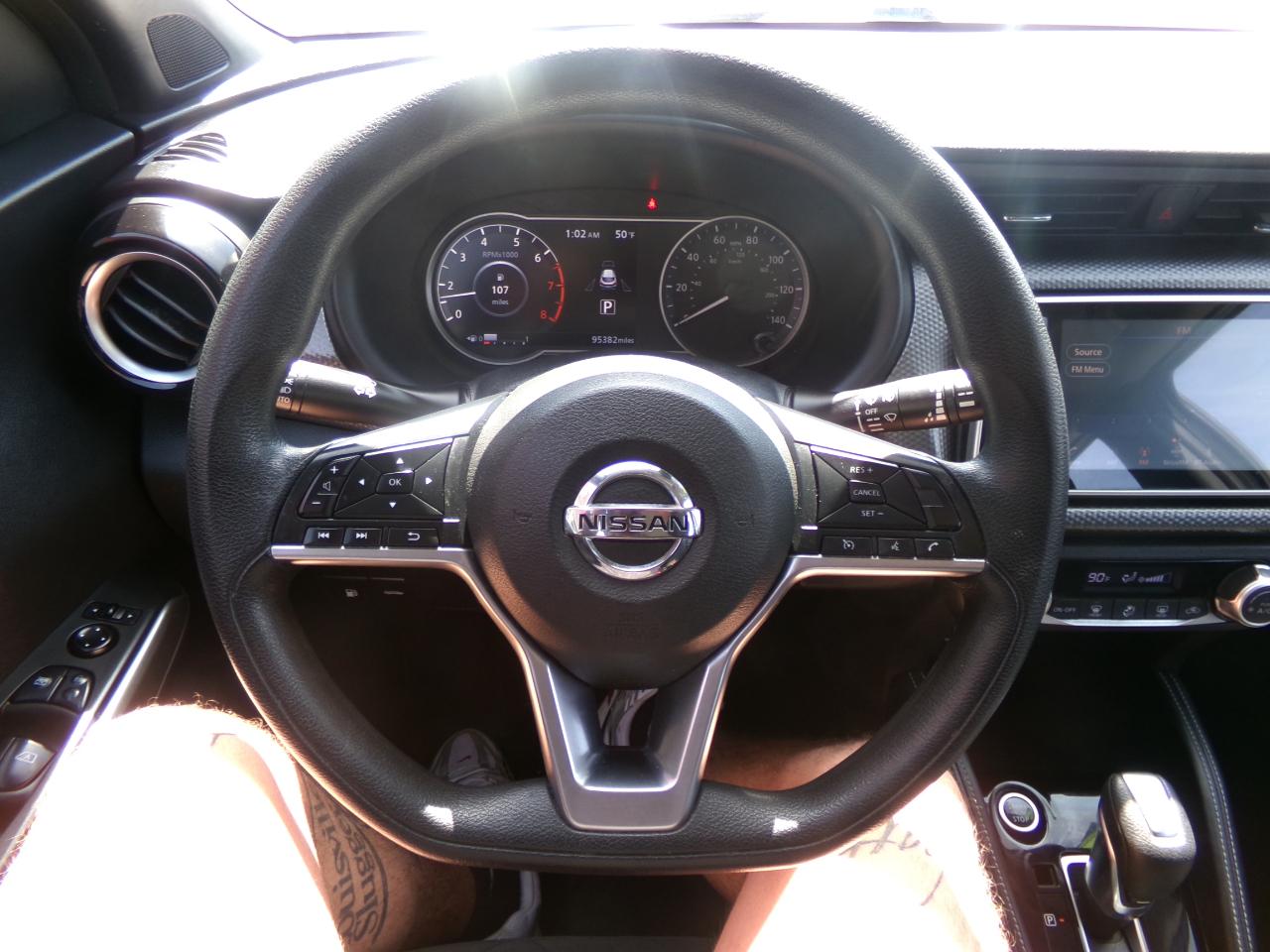 Nissan Kicks SV FWD 2020