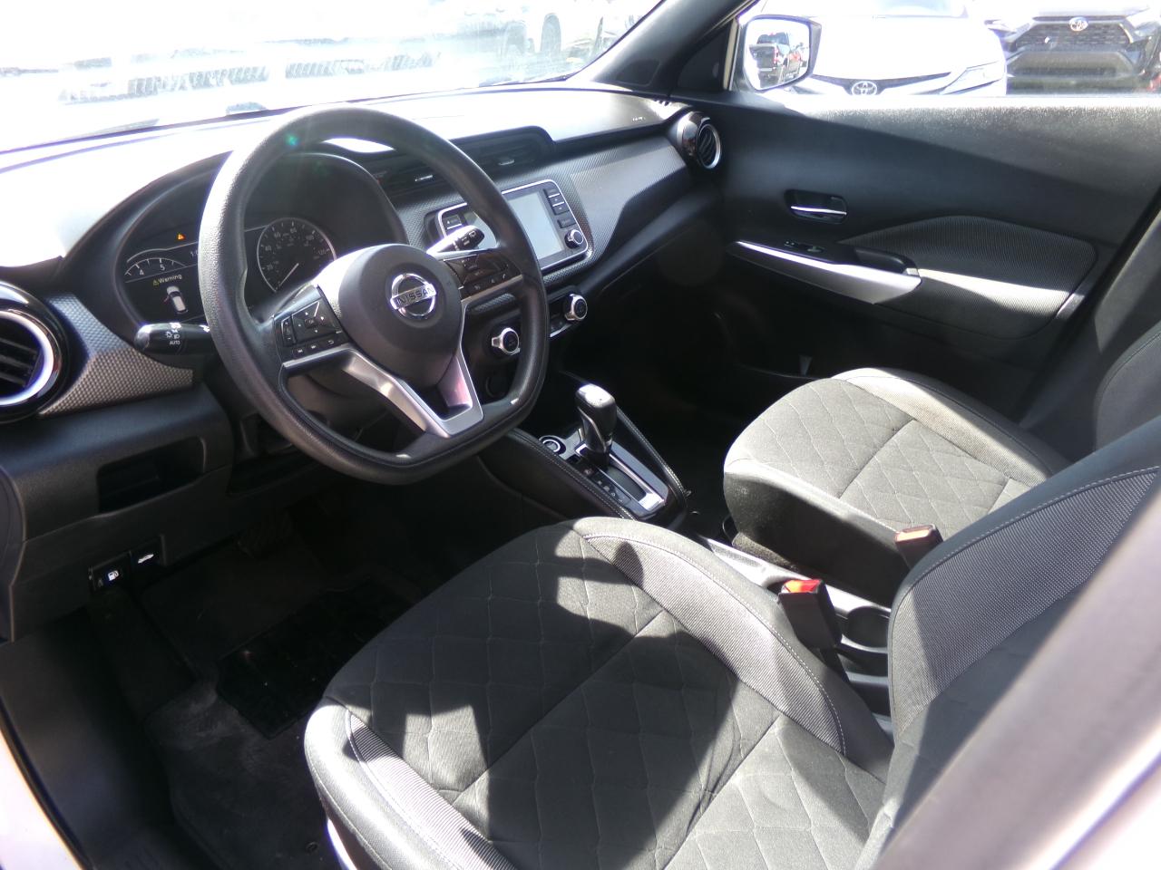 Nissan Kicks SV FWD 2020